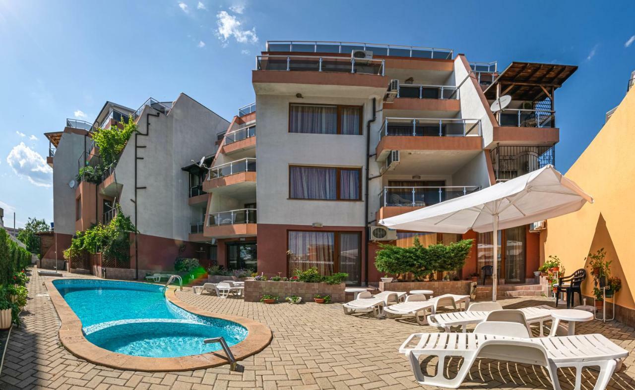 The Monkee Studios Sveti Vlas Bagian luar foto
